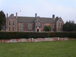 Littlecote House Hotel - A Grade 1 listed Tudor Mansion Wallpaper