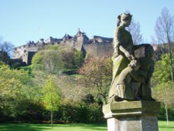 Edinburgh Castle from the park Wallpaper