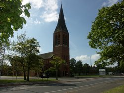 St Michael's & St Georges Church, Queens Avenue,  Aldershot Wallpaper