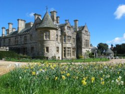 Beaulieu from garden Wallpaper