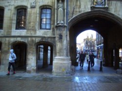 Lincoln Stonebow Wallpaper