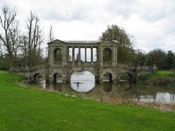 Bridge and river at Wilton House Wallpaper