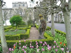 The gardens at Wilton House Wallpaper