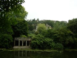 Bradford-on-Avon, Wiltshire. Summer 2004 Wallpaper