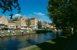 Bourton on the Water Wallpaper