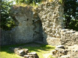 Peveril Castle, Castleton, Peak District. Taken 20-06-2005