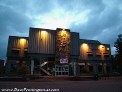 Night shot of Leigh Library. Wallpaper