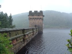Derwent Dam, Derbyshire Peak District Wallpaper