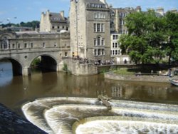 The River Avon running through Bath, Somerset. Wallpaper
