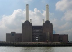 Battersea Power Station, Across the Thames from Chelsea Wallpaper