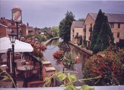 Berkhamsted - 'The Boat' by the canal