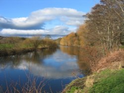 River Aire in Leeds, 30-01-2005 Wallpaper
