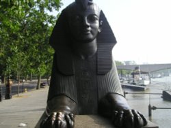 Cleopatra's Needle. Bronze Lion Wallpaper
