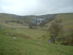 Malham Cove. An ancient post-glacial waterfall, Malham, Yorkshire Dales. Wallpaper