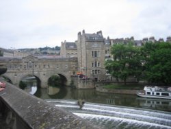 Pultney Bridge in Bath, Somerset Wallpaper