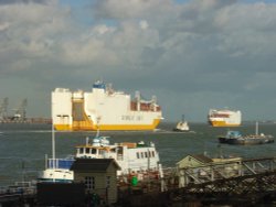 Shipping on the Thames at Gravesend Wallpaper