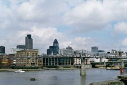 London - Thames and Millennium Bridge, June 2005 Wallpaper