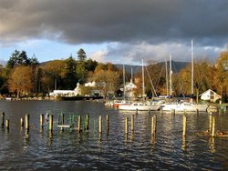 Ambleside Pier Nov 05

Taken with a Canon Powershot S50 Wallpaper