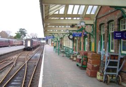 Waiting for a train ... Sheringham Station on the North Norfolk Railway Wallpaper