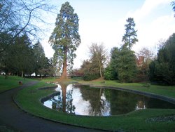 Tring Memorial Gardens, Tring, Hertfordshire Wallpaper