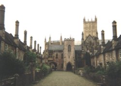 Vicar´s Close, Wells, Somerset. Wallpaper