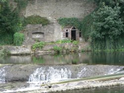 Weir near Ludford Bridge, Ludlow Wallpaper