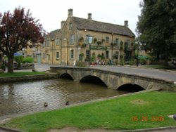 The main street, Bourton on the Water, Gloucestershire Wallpaper
