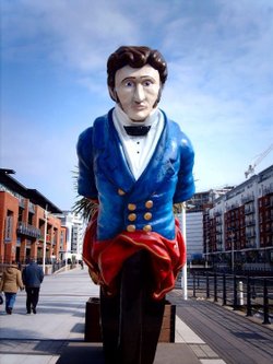 Figurehead at Gunwharf Quays.
Taken: 20th March 2006