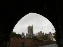 Lincoln Cathedral from the arch at Pottergate. Wallpaper