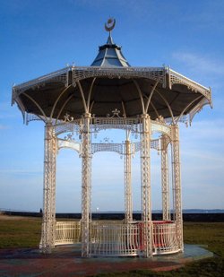 The bandstand. Southsea, Hampshire

Taken:  3rd April 2006
