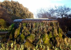 Fountain in the Rock Gardens. Southsea, Hampshire

Taken:  3rd April 2006 Wallpaper