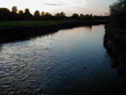 River Tame, through Kingsbury water park, Kingsbury, Warwickshire. Wallpaper