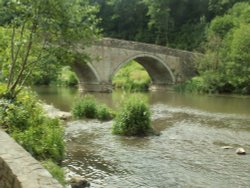 River Teme, Ludlow, Shropshire. June 05 Wallpaper