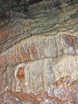 A wall inside the Blue John Cavern =) (taken 04-05-2006)