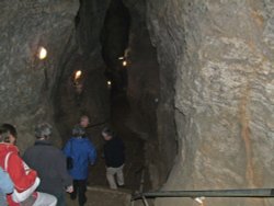 Going down with the tour in the Blue John Cavern =) (04-05-2006) Wallpaper