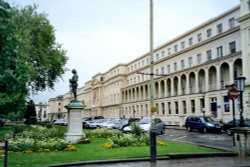 Cheltenham Wallpaper