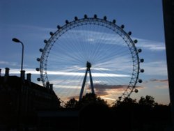 London Eye on nightwatch. Taken Sept. 2004 Wallpaper