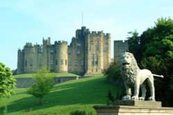 Alnwick Castle, Northumberland Wallpaper
