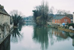 Stamford, Lincolnshire - River Welland, from the bridge, 2005 Wallpaper