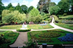 Shrewsbury - Dingle Gardens Wallpaper