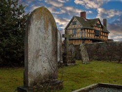 Stokesay Castle in Shropshire Wallpaper