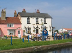 'Watering Hole' at Heybridge Basin, Maldon. Pub: The Old Ship Wallpaper