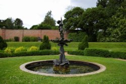 Bridge End Gardens, Saffron Walden, Essex Wallpaper