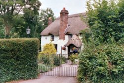 Cottage in Cockington, Devon Wallpaper