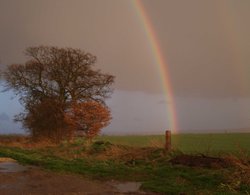 Rainbow near Uffington, Vale of White Horse. April 2006. Wallpaper