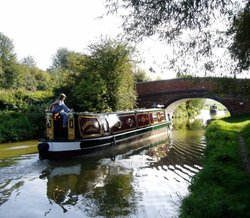 Oxford Canal at Somerton, Oxon. Wallpaper