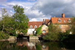 Flatford Mill in Suffolk Wallpaper