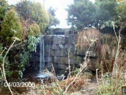 the waterfall between silt lake and campbells in tilgate park, tilgate, crawley, west sussex Wallpaper