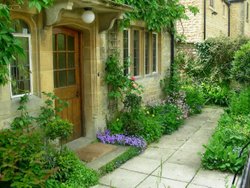 Bourton-on-Water next to the canal.
June 2006