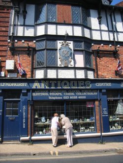 Lyndhurst, Hampshire. The Lyndhurst Antique Centre